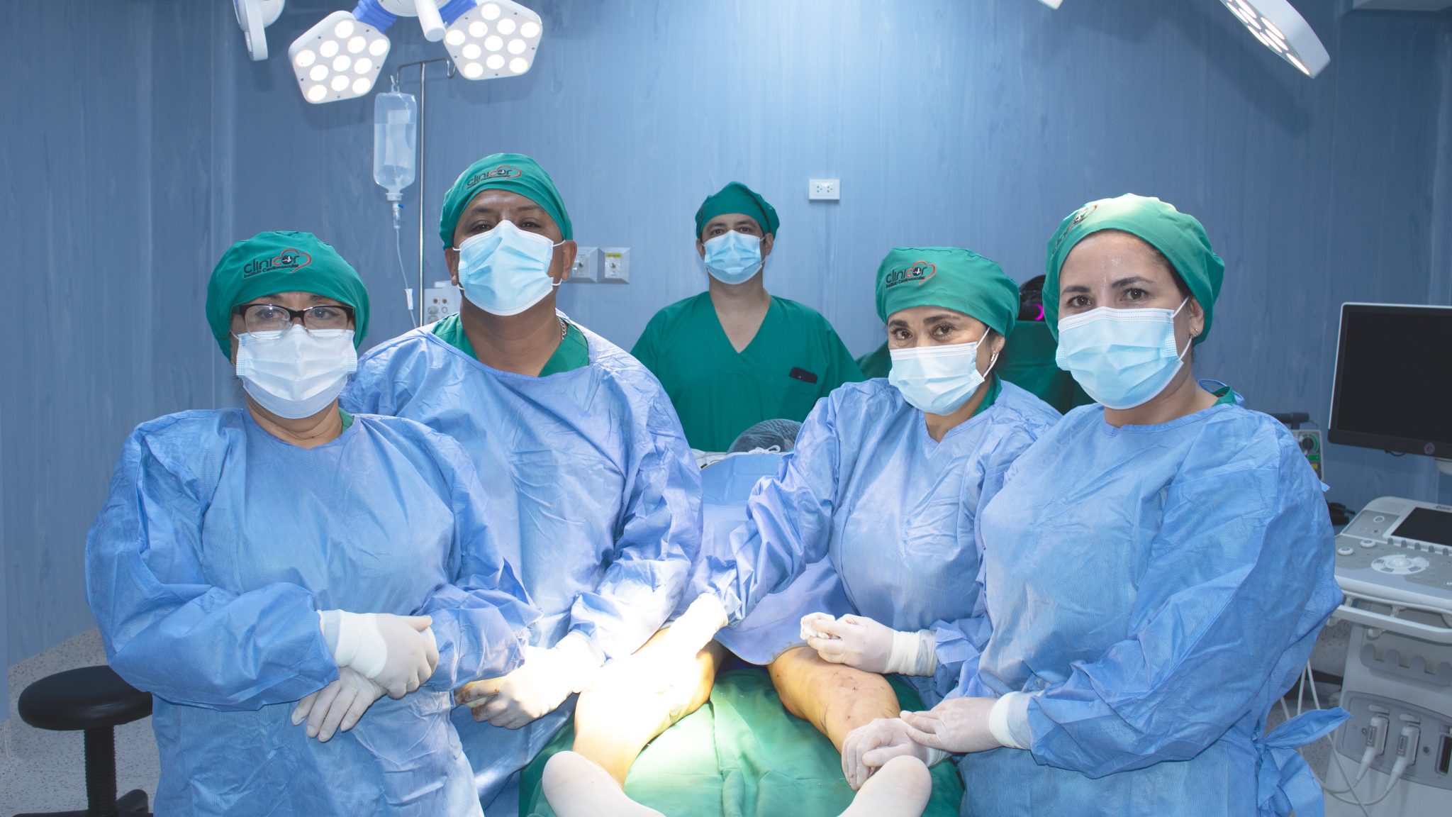 DR ALVAREZ Y EQUIPO